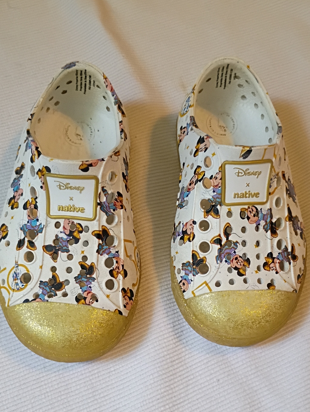 Native Minnie Mouse Disney Slip-on Shoes